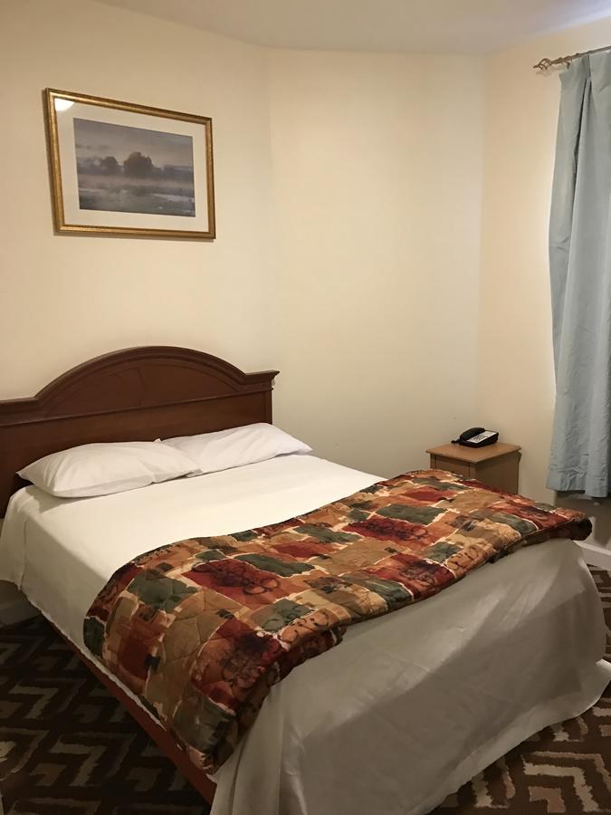 Waterbury Big Apple Motel Exterior foto